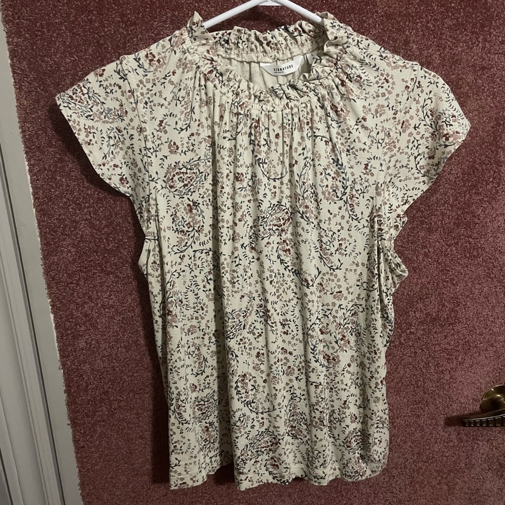 Reitmans Cream Floral Blouse